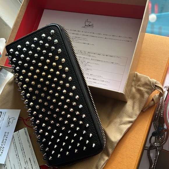 Christian Louboutin Panettone Spike Leather Zippy Around Wallet retails $750 - Picture 4 of 16